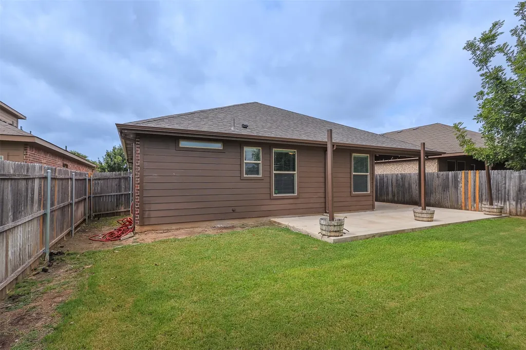 624 River Rock Drive Azle TX 76020