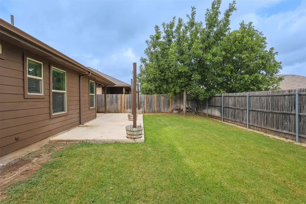 624 River Rock Drive Azle TX 76020