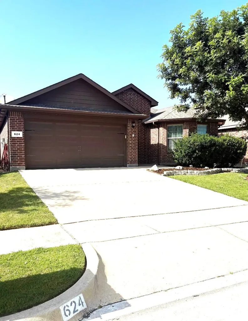 624 River Rock Drive Azle TX 76020