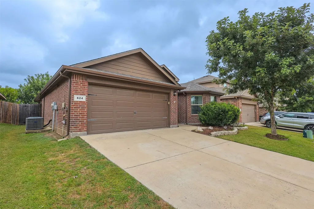 624 River Rock Drive Azle TX 76020