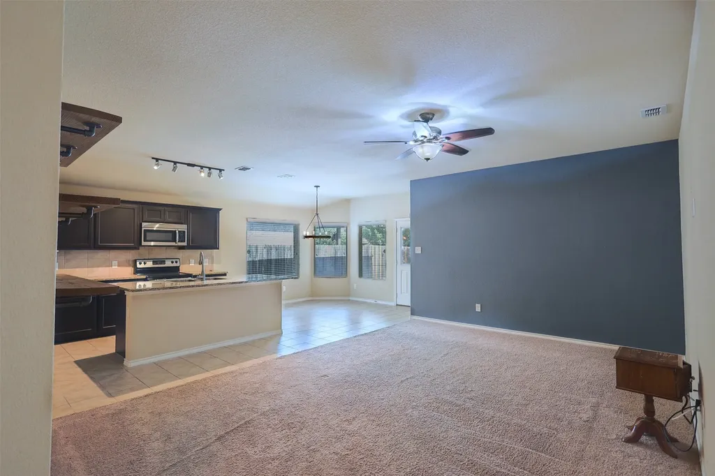 624 River Rock Drive Azle TX 76020