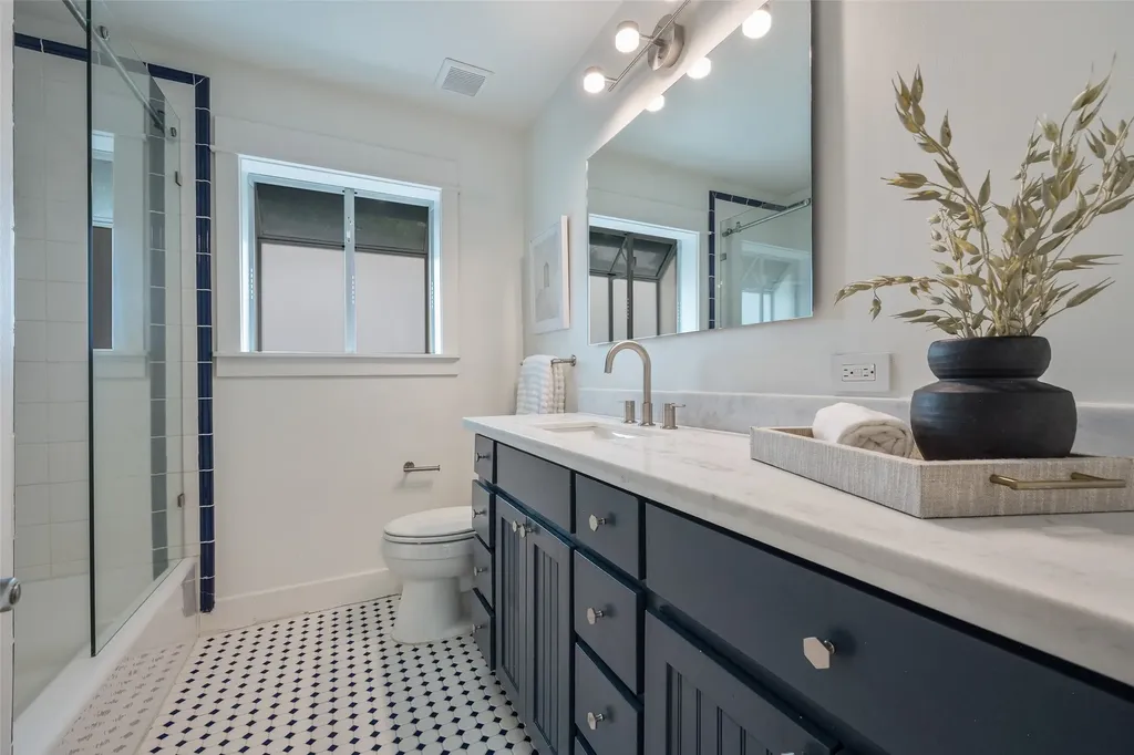 327 Bon Aire Drive Dallas TX 75218