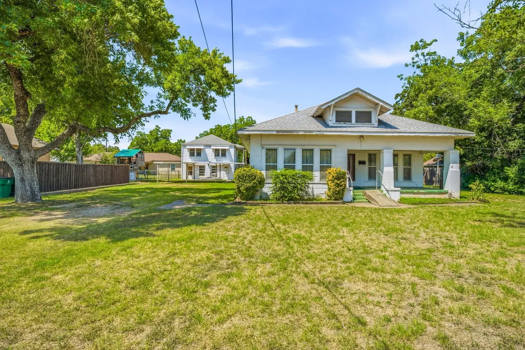 648 N Belknap Street Stephenville TX 76401