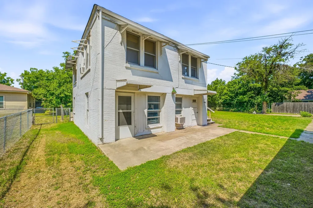 648 N Belknap Street Stephenville TX 76401