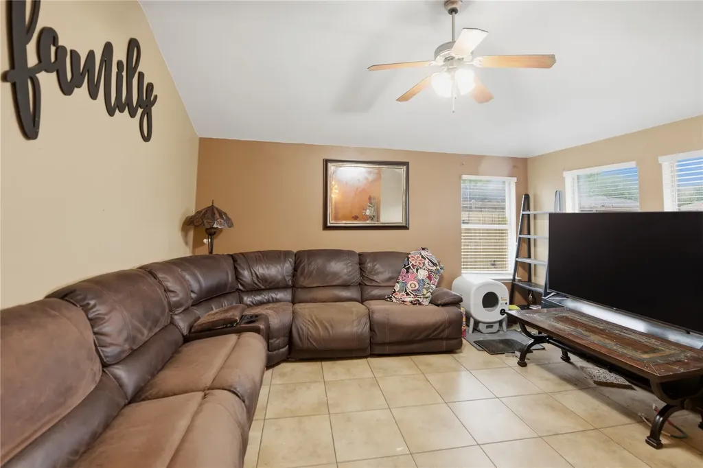 1648 Tampa Bay Drive Dallas TX 75217
