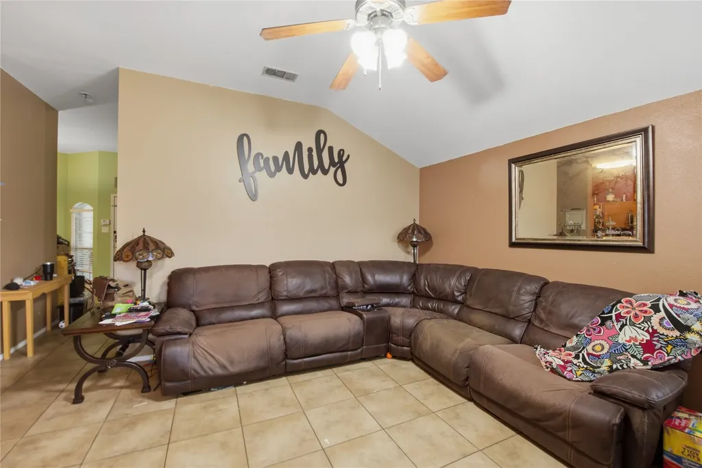 1648 Tampa Bay Drive Dallas TX 75217