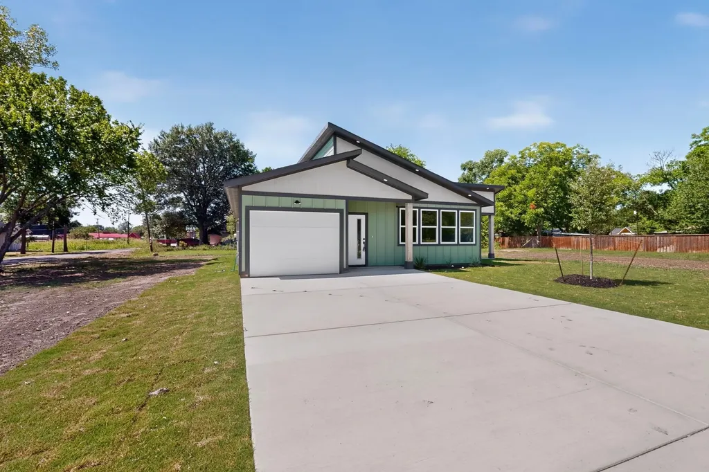 745 W Marshall Cooper TX 75432