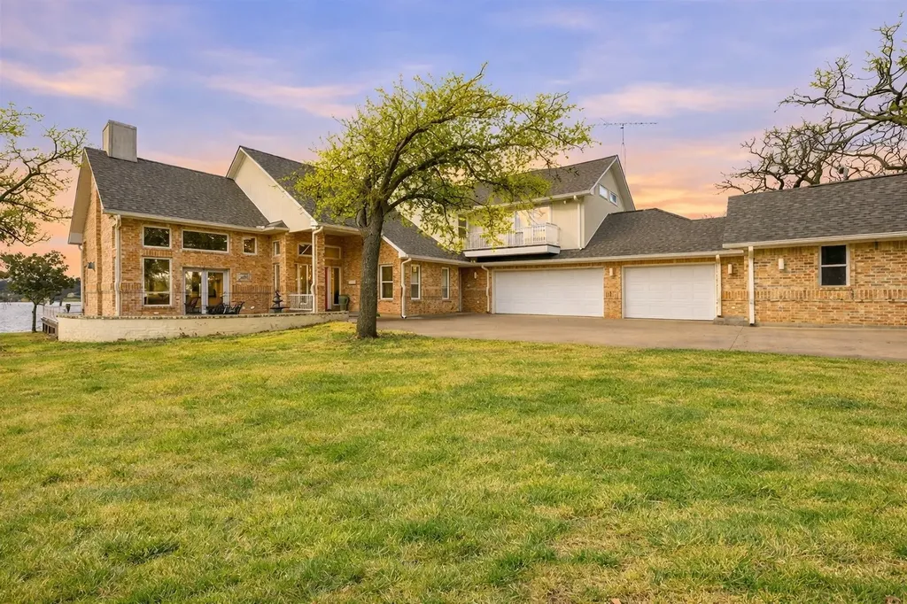 143 Blackfoot Trail Lake Kiowa TX 76240