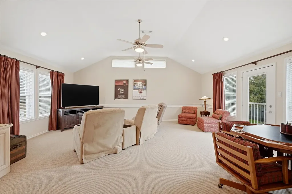 143 Blackfoot Trail Lake Kiowa TX 76240