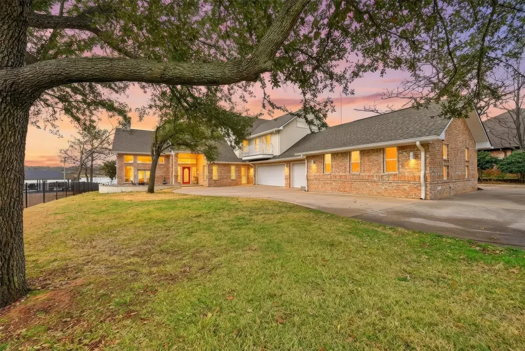 143 Blackfoot Trail Lake Kiowa TX 76240