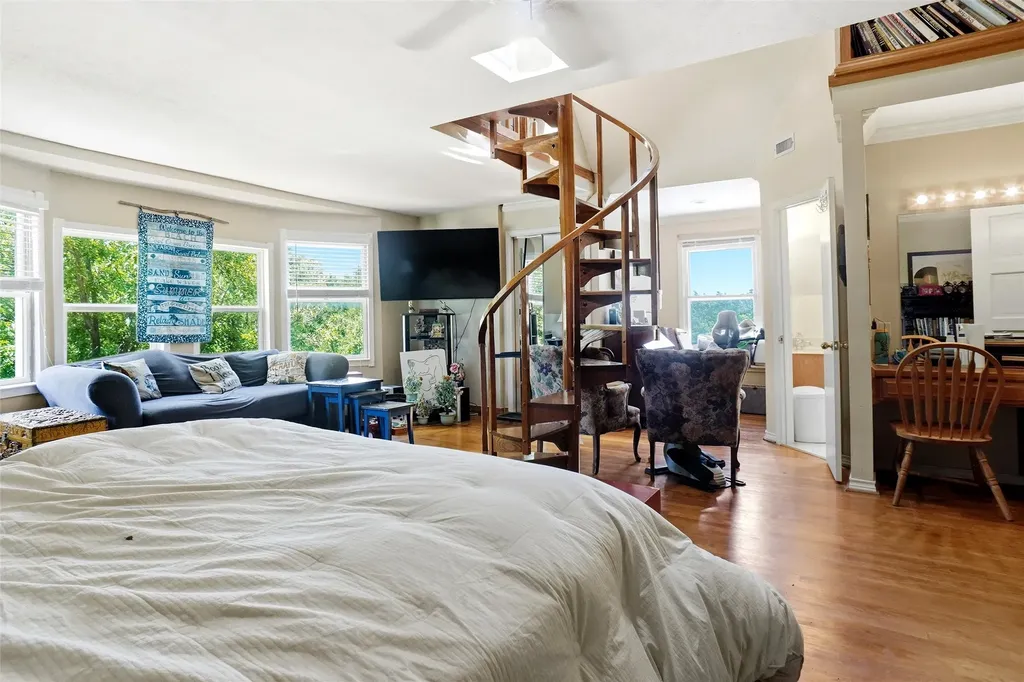 2011 Ridgemont Court Arlington TX 76012