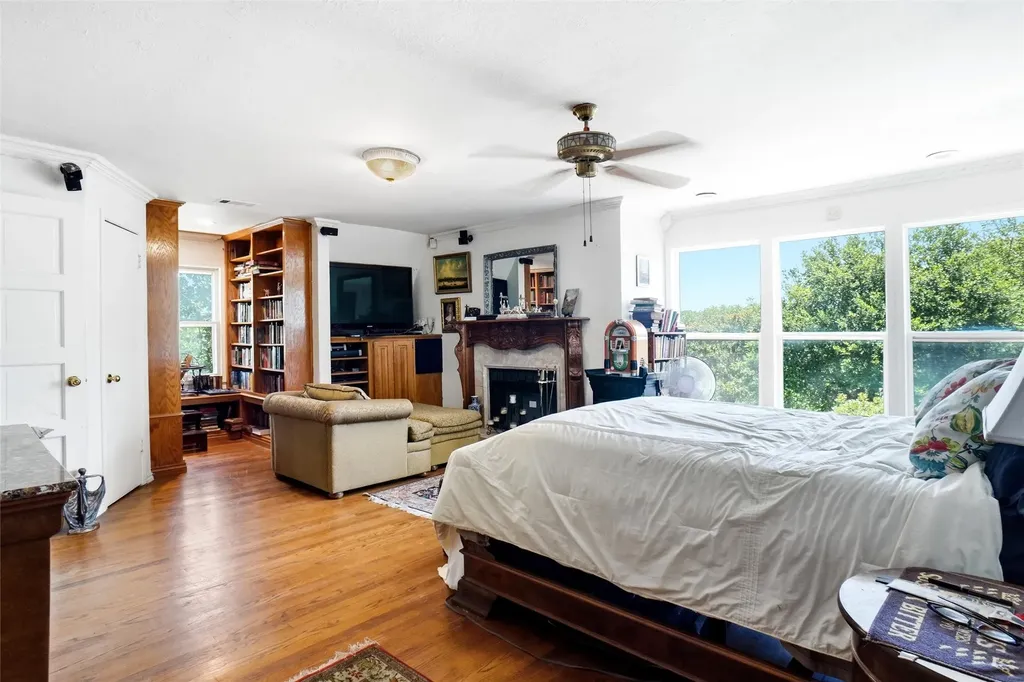 2011 Ridgemont Court Arlington TX 76012