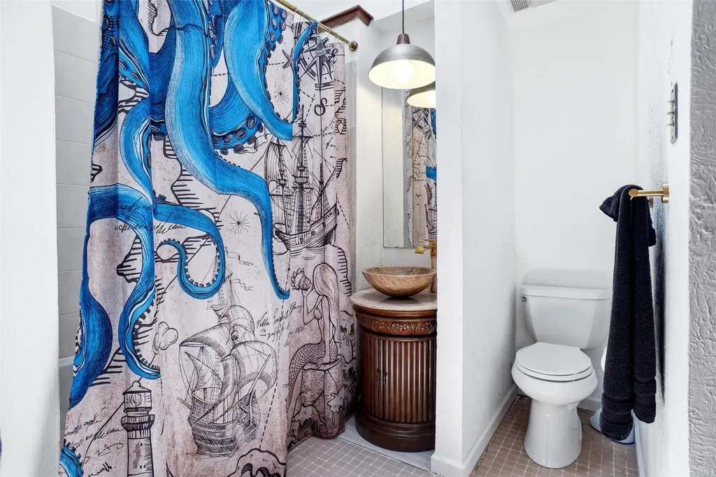 2011 Ridgemont Court Arlington TX 76012