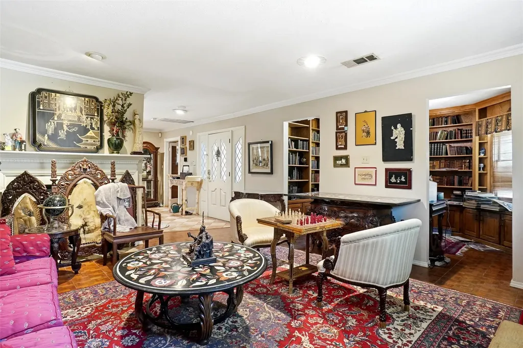 2011 Ridgemont Court Arlington TX 76012