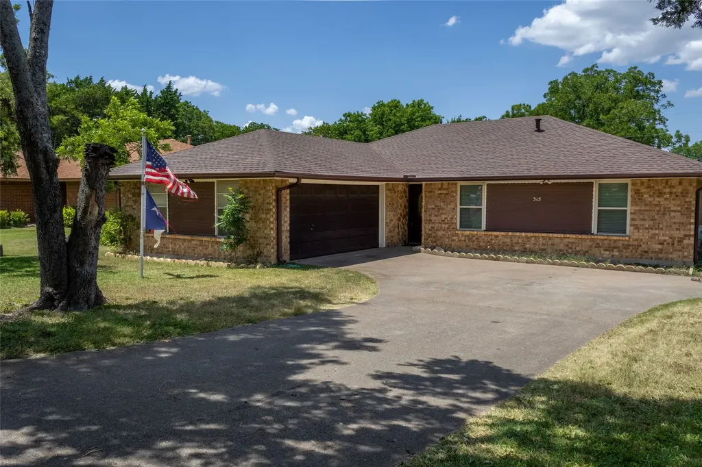 315 Dow Ross Boulevard Duncanville TX 75116