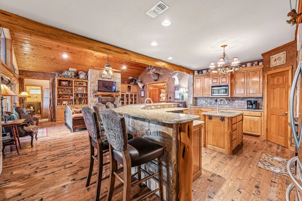 475 Magic Valley Bluff Dale TX 76433