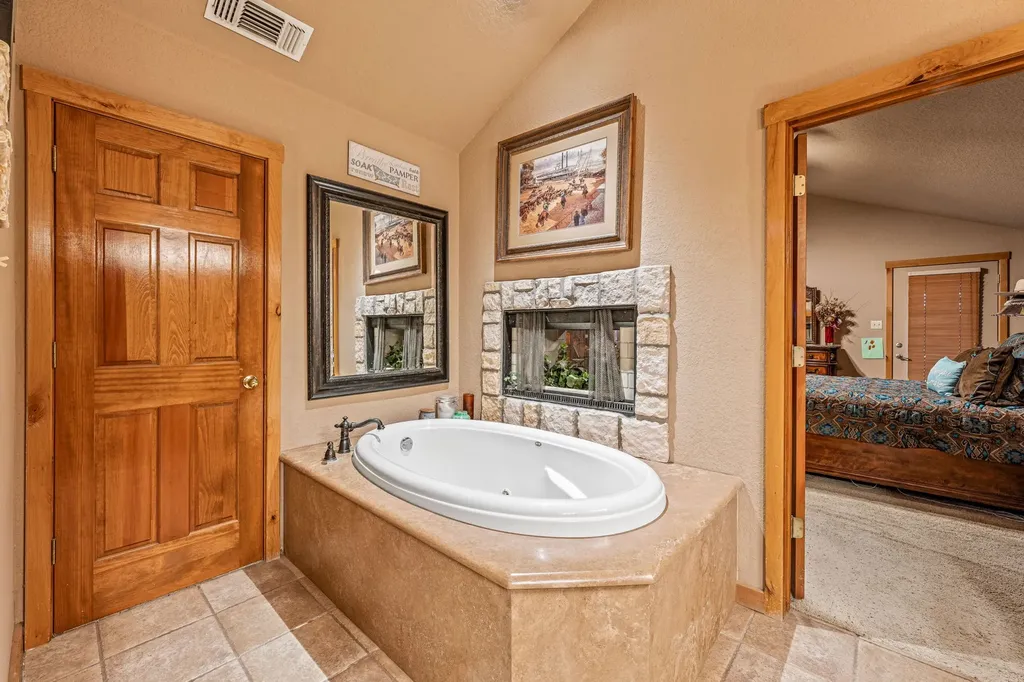 475 Magic Valley Bluff Dale TX 76433