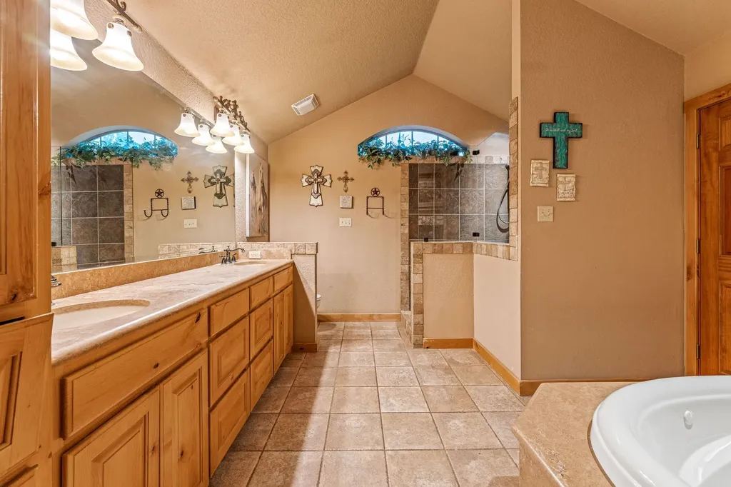 475 Magic Valley Bluff Dale TX 76433