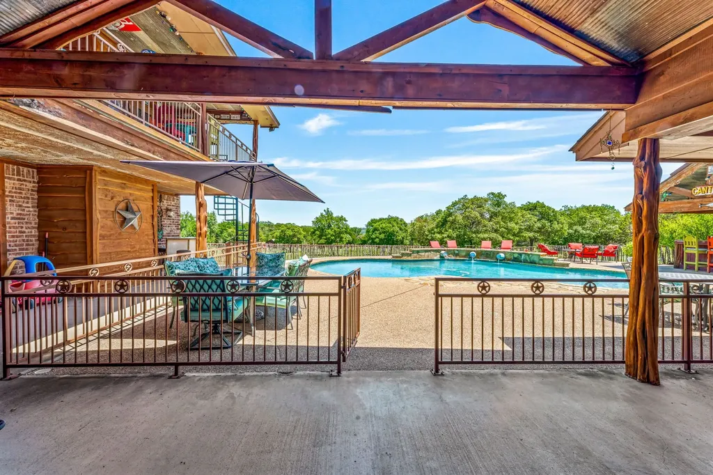 475 Magic Valley Bluff Dale TX 76433