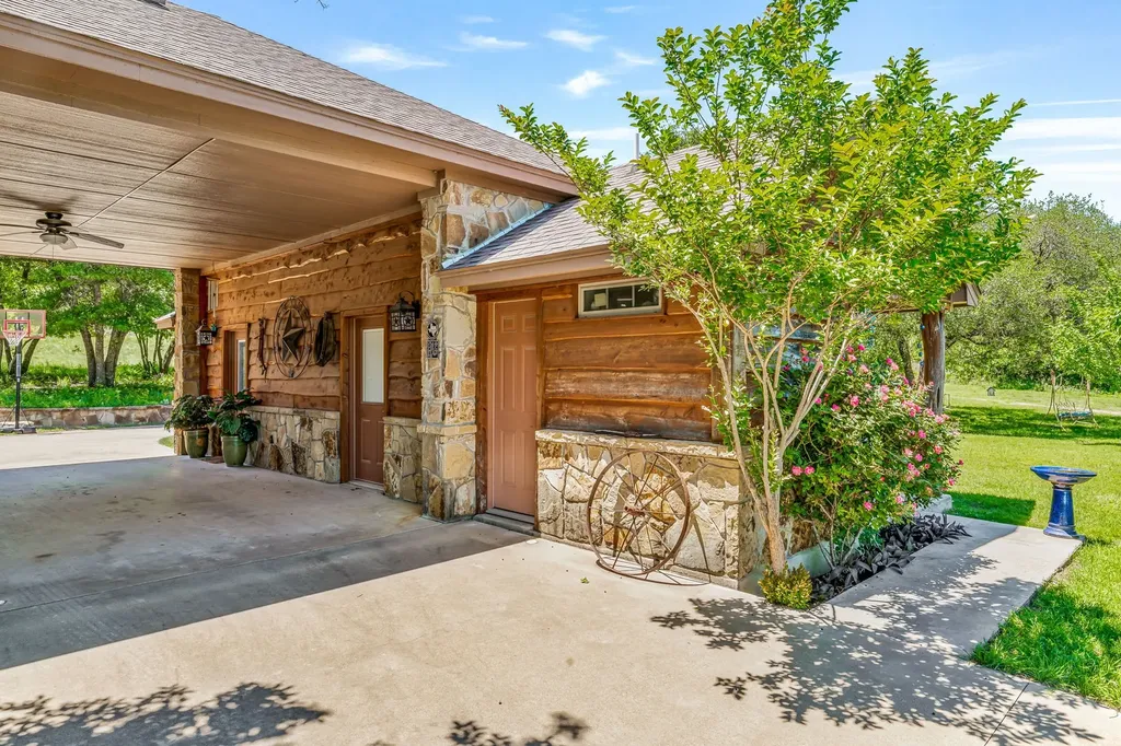 475 Magic Valley Bluff Dale TX 76433