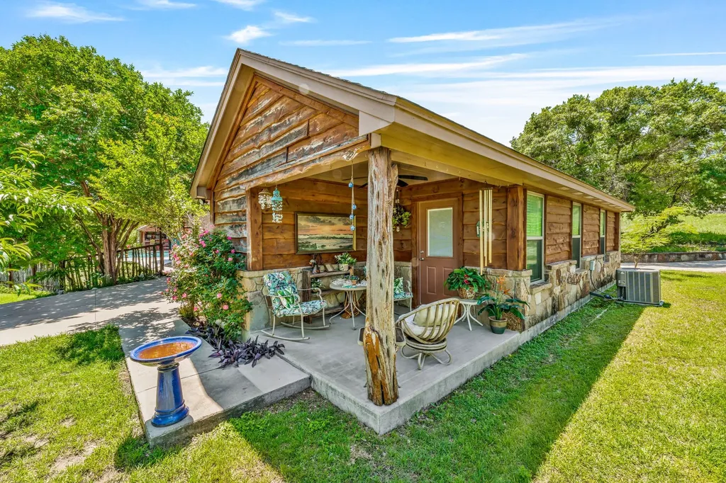 475 Magic Valley Bluff Dale TX 76433