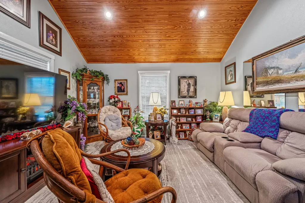 475 Magic Valley Bluff Dale TX 76433