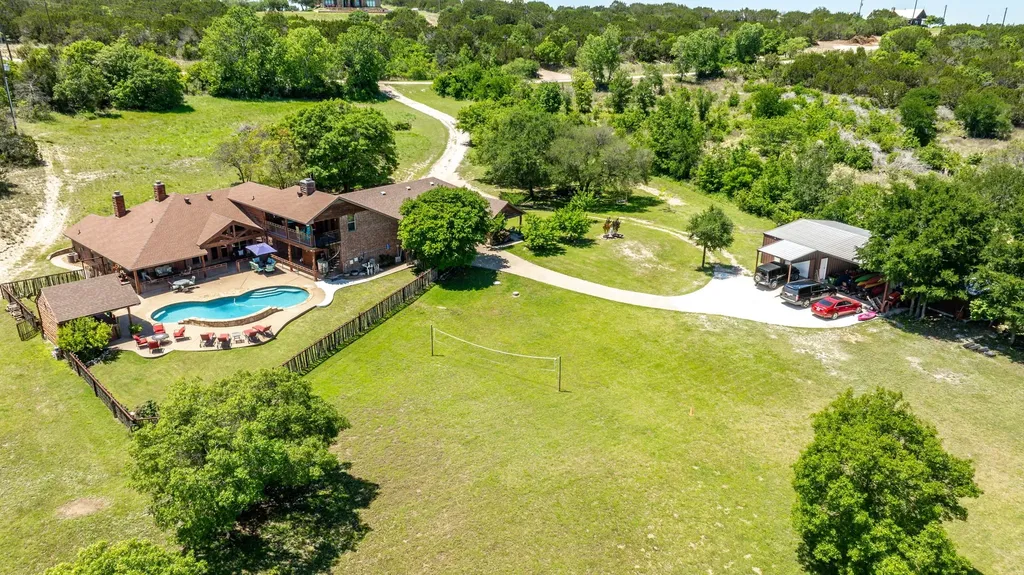 475 Magic Valley Bluff Dale TX 76433