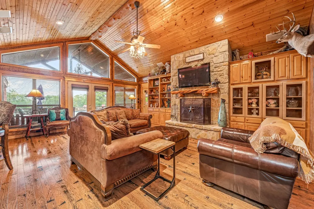 475 Magic Valley Bluff Dale TX 76433