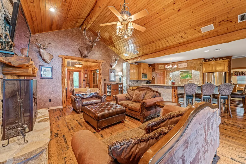 475 Magic Valley Bluff Dale TX 76433