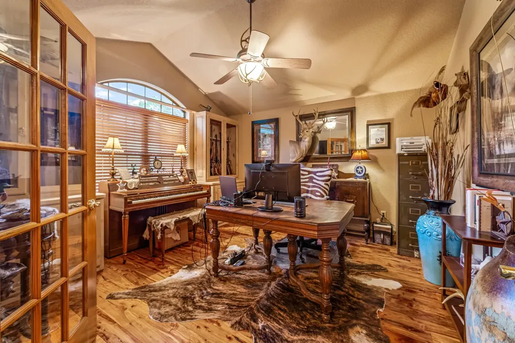 475 Magic Valley Bluff Dale TX 76433
