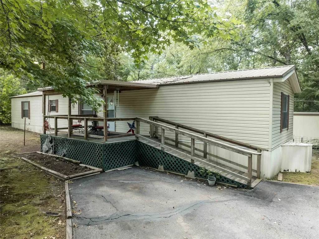 190 E Sycamore Lane Murchison TX 75778