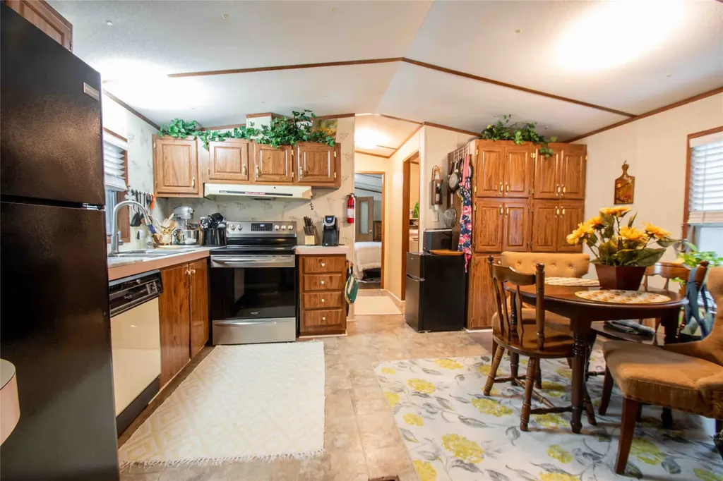190 E Sycamore Lane Murchison TX 75778