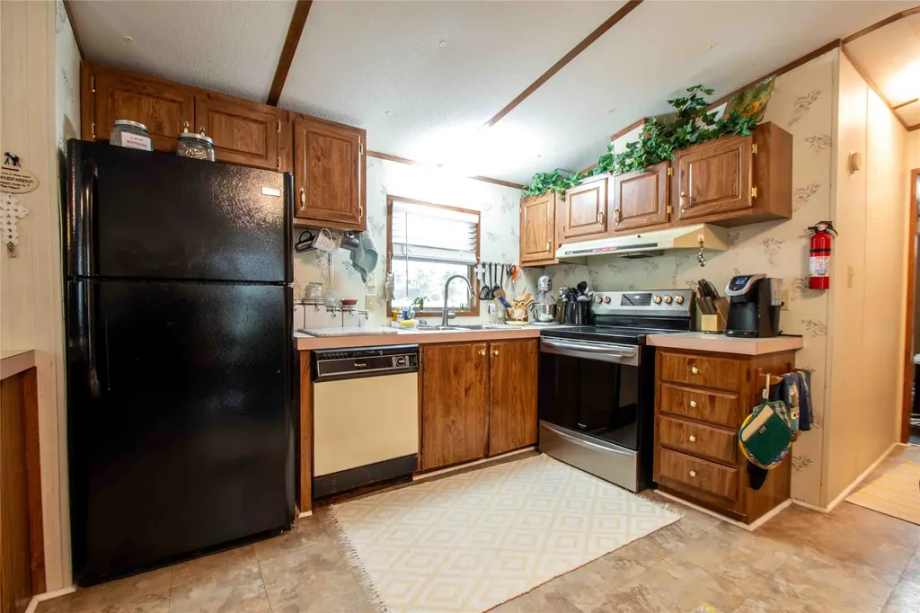 190 E Sycamore Lane Murchison TX 75778