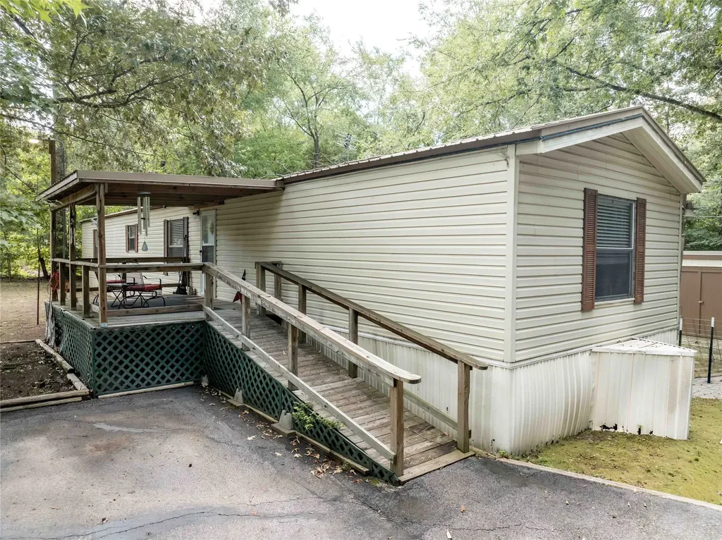 190 E Sycamore Lane Murchison TX 75778