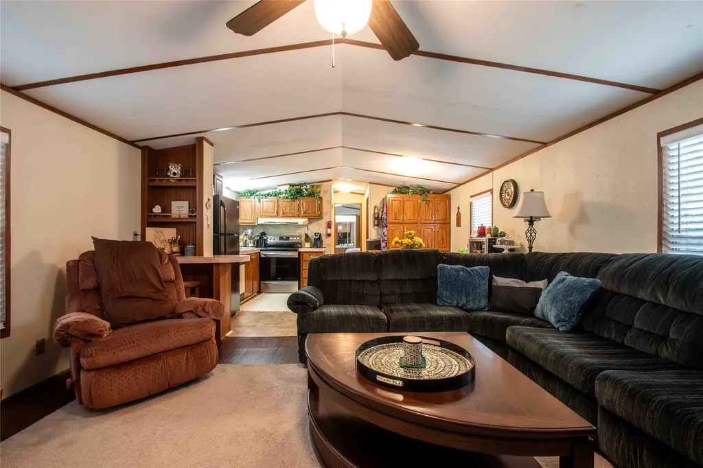 190 E Sycamore Lane Murchison TX 75778
