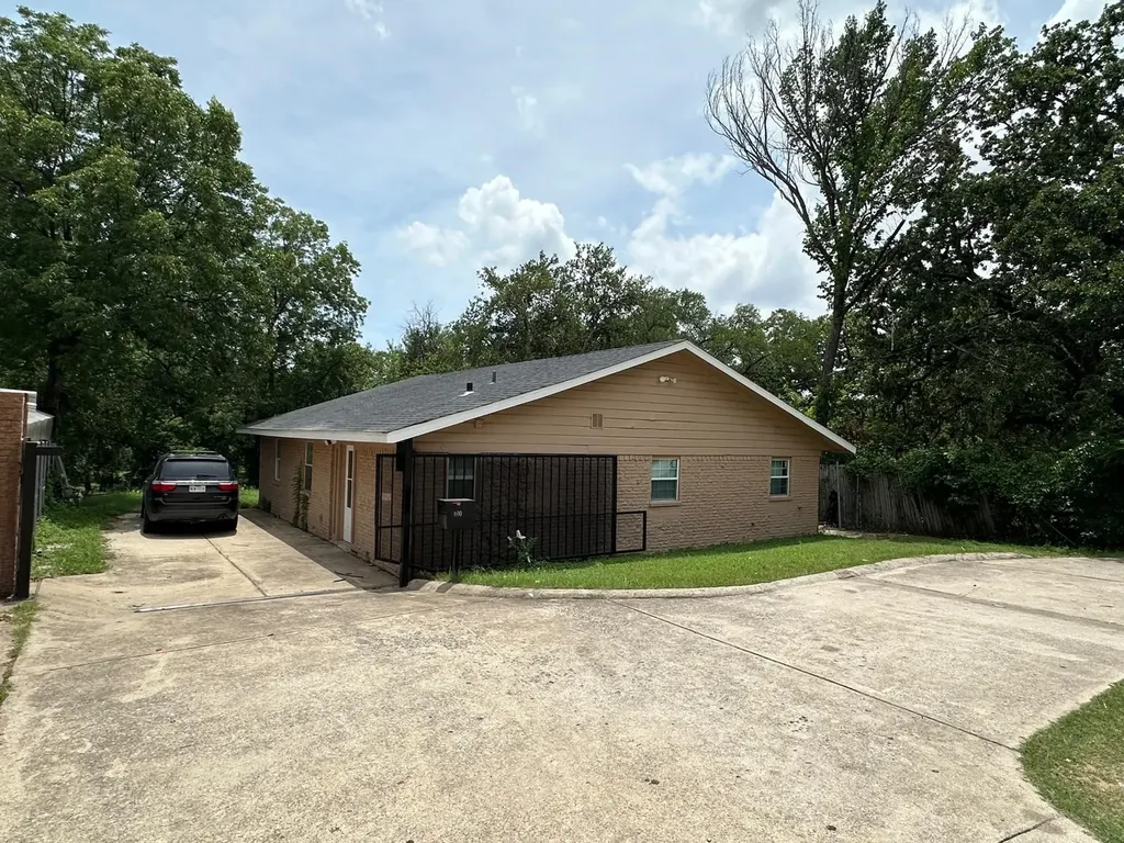400 E Shady Grove Road Irving TX 75060