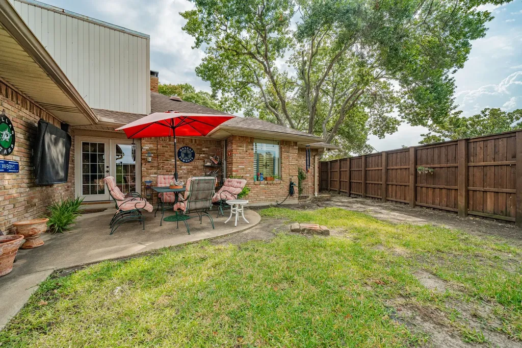9511 Fallbrook Drive Dallas TX 75243