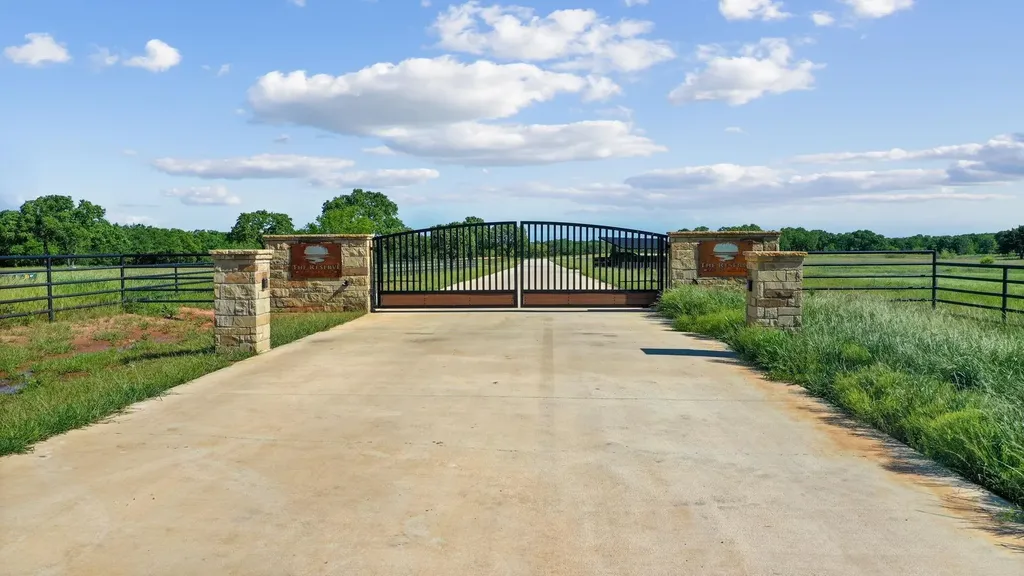4036 Upland Terrace Poolville TX 76487