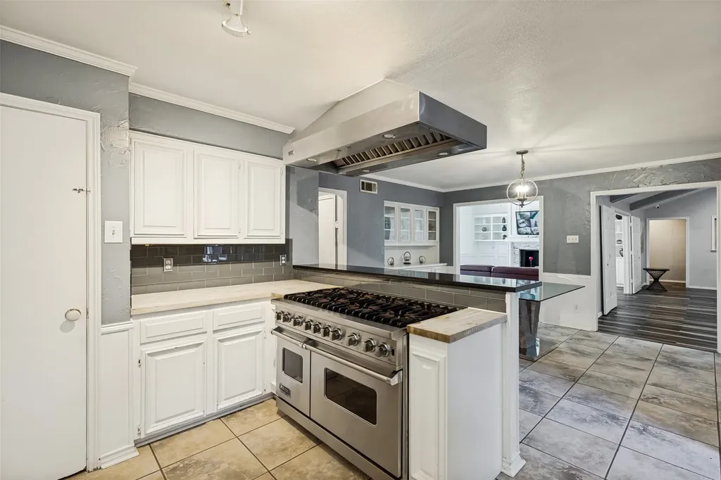 7126 Fernmeadow Circle Dallas TX 75248