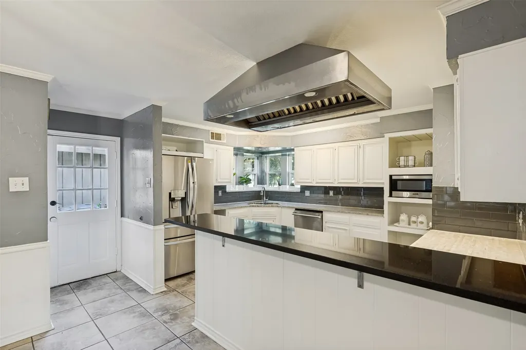 7126 Fernmeadow Circle Dallas TX 75248