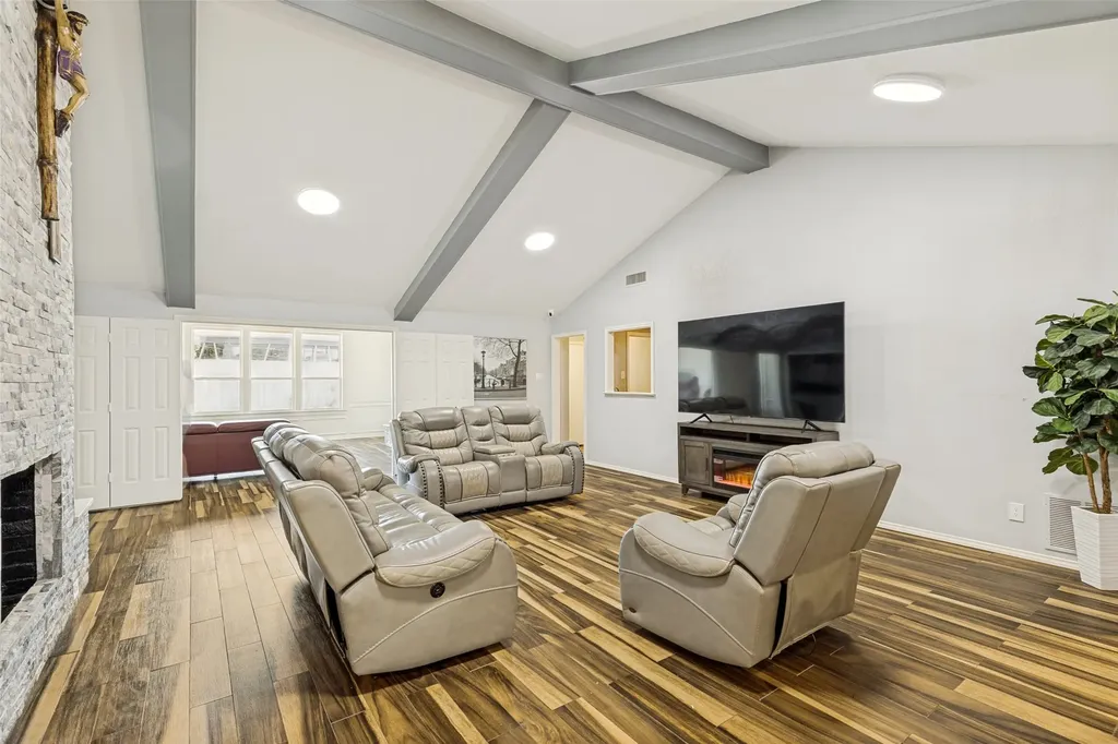7126 Fernmeadow Circle Dallas TX 75248