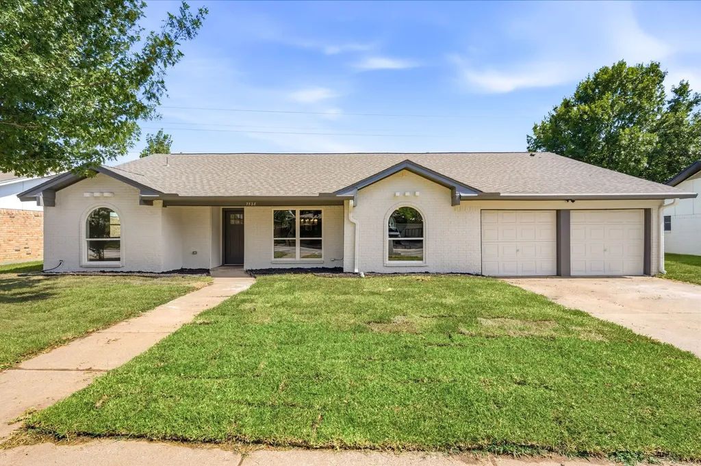 7528 Circle Drive North Richland Hills TX 76180