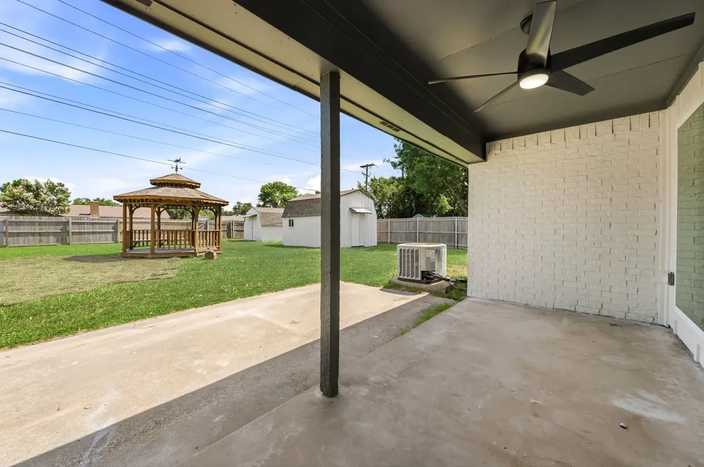 7528 Circle Drive North Richland Hills TX 76180