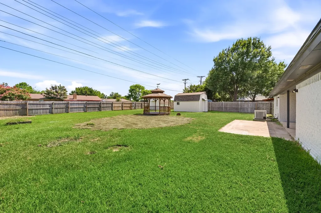 7528 Circle Drive North Richland Hills TX 76180