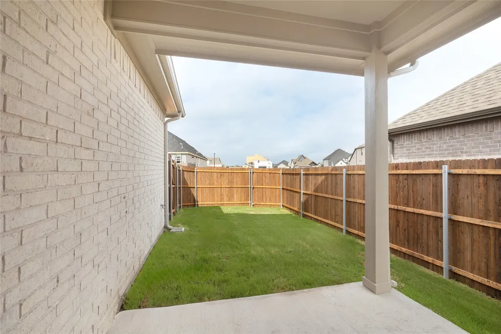 276 Bassett Hall Road Fate TX 75189