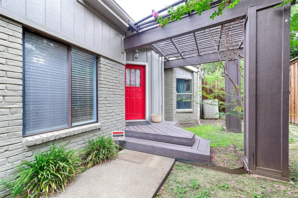 14900 Le Grande Drive Addison TX 75001