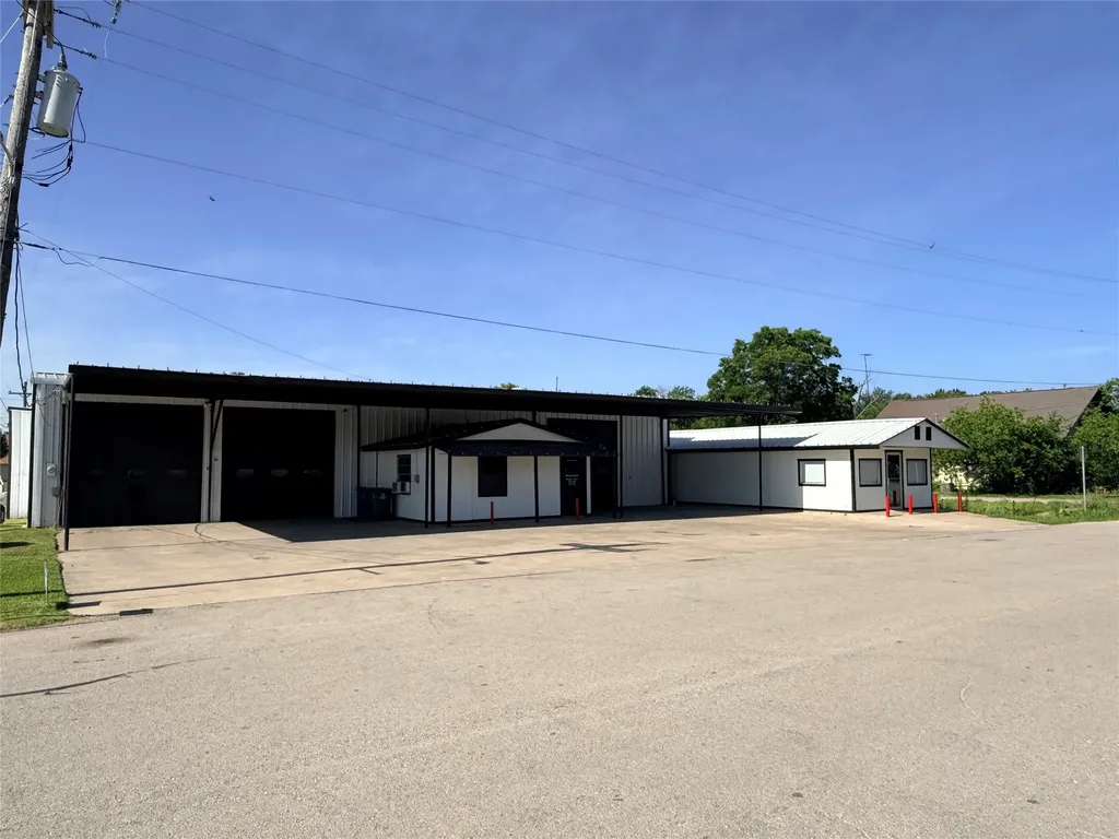 504 Bolivar Street Sanger TX 76266