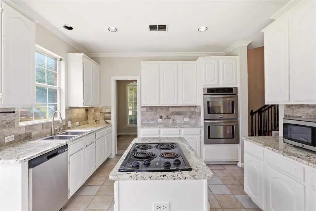 773 N Valley Parkway Lewisville TX 75077