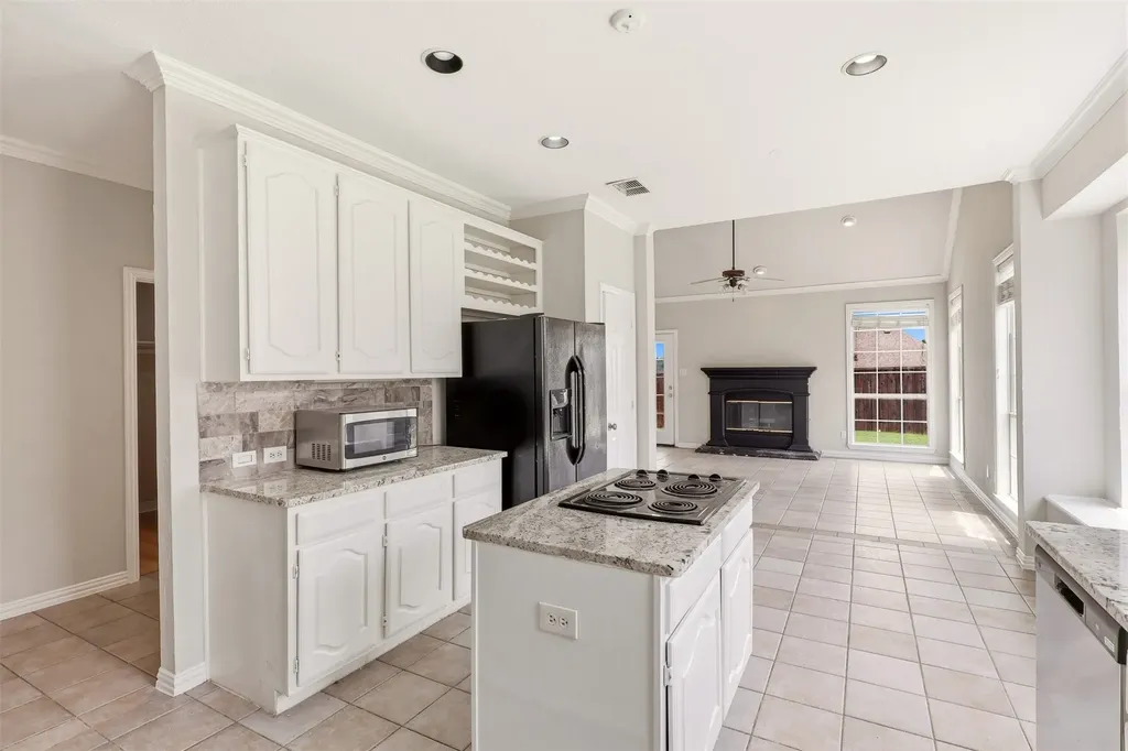 773 N Valley Parkway Lewisville TX 75077