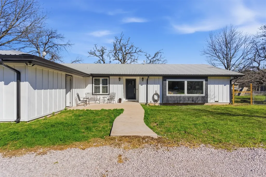1272 County Road 2102 Lometa TX 76853
